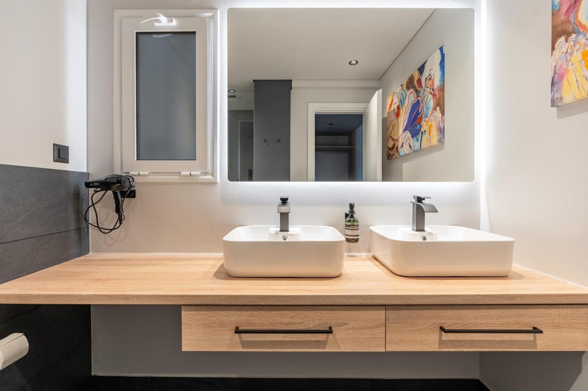 Athena Blue Lux Apartments 2Br 2Ba With City Skyline View, Near Kolonaki Athens Exterior photo
